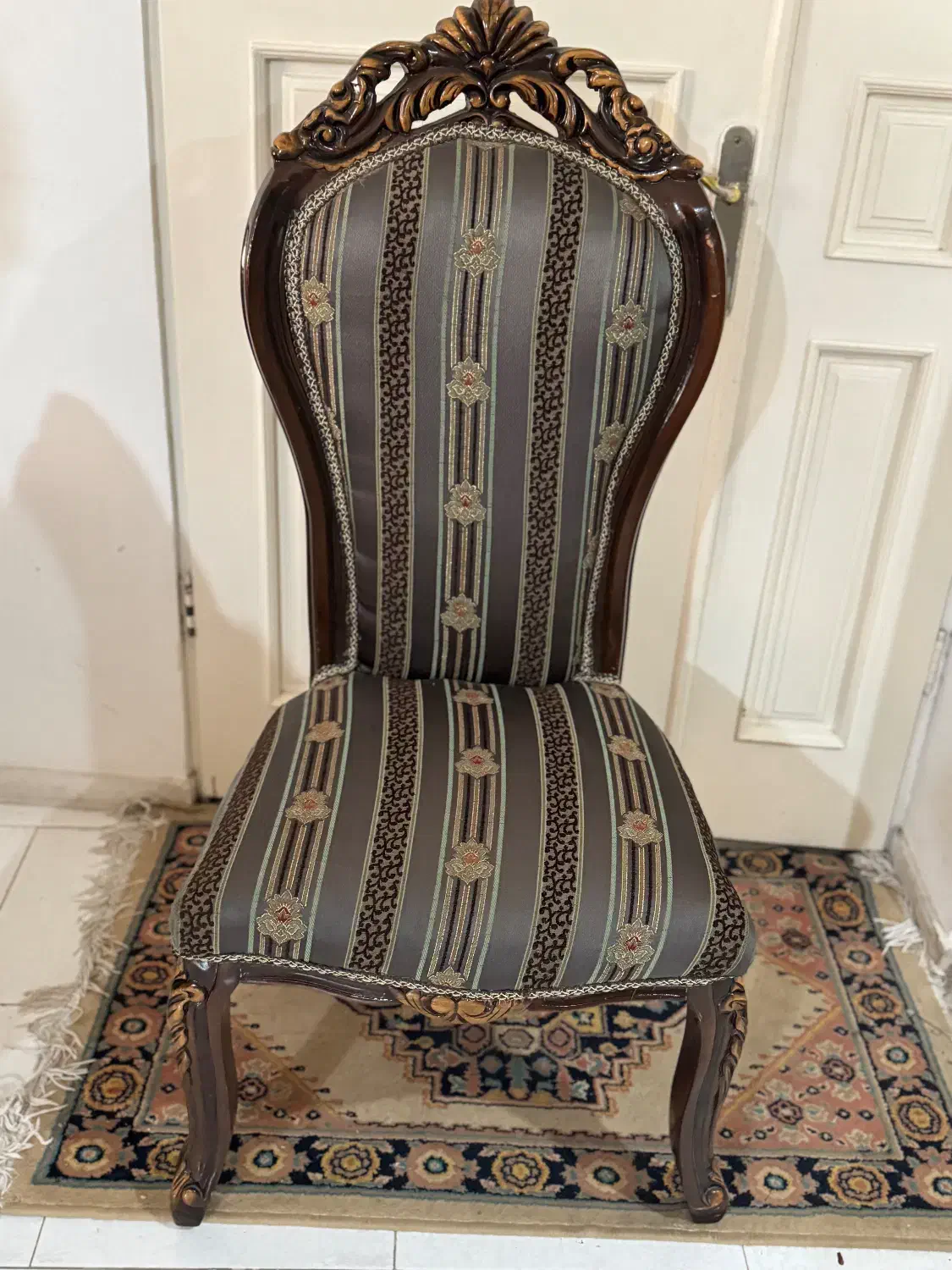 ست کامل مبل سلطنتی+میزجلومبلی و عسلیها،ظاهر نو|مبلمان خانگی و میز عسلی|ساری, |دیوار