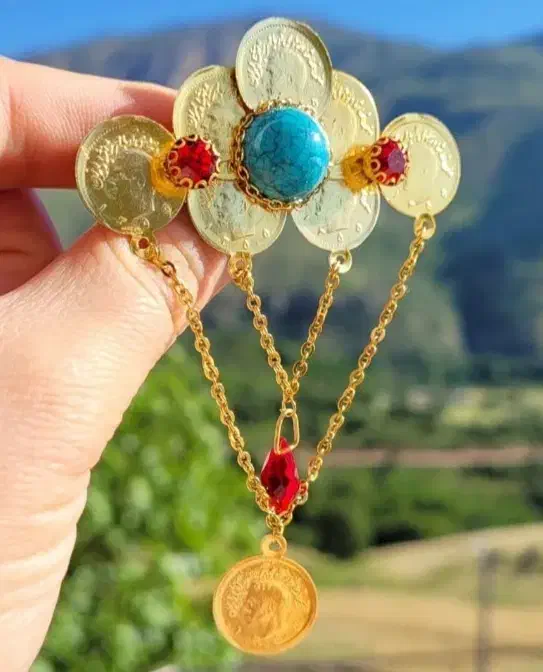 سنجاق جلیقه|بدلیجات|جوانرود, |دیوار