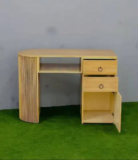 تجیزات آرایشگاه اینه میز ناخن|آرایشگاه و سالنهای زیبایی|تهران, خلازیر|دیوار