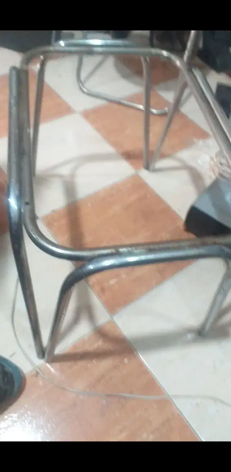 ۶۰عددصندلی و۱۰عددمیز عسلی|میز و صندلی غذاخوری|پرند, فاز ۰|دیوار