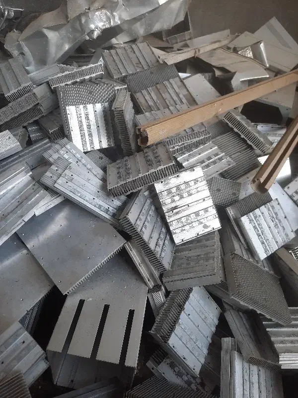 خرید فلزات رنگی مس ، برنج و... به قیمت روز تهران|خدمات پیشه و مهارت|زرگرشهر, |دیوار