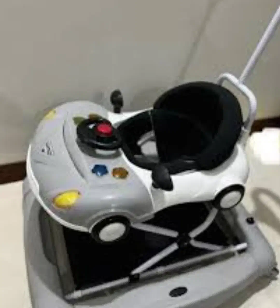 روروئک|کالسکه و لوازم جانبی|مشهد, نیروی هوایی|دیوار