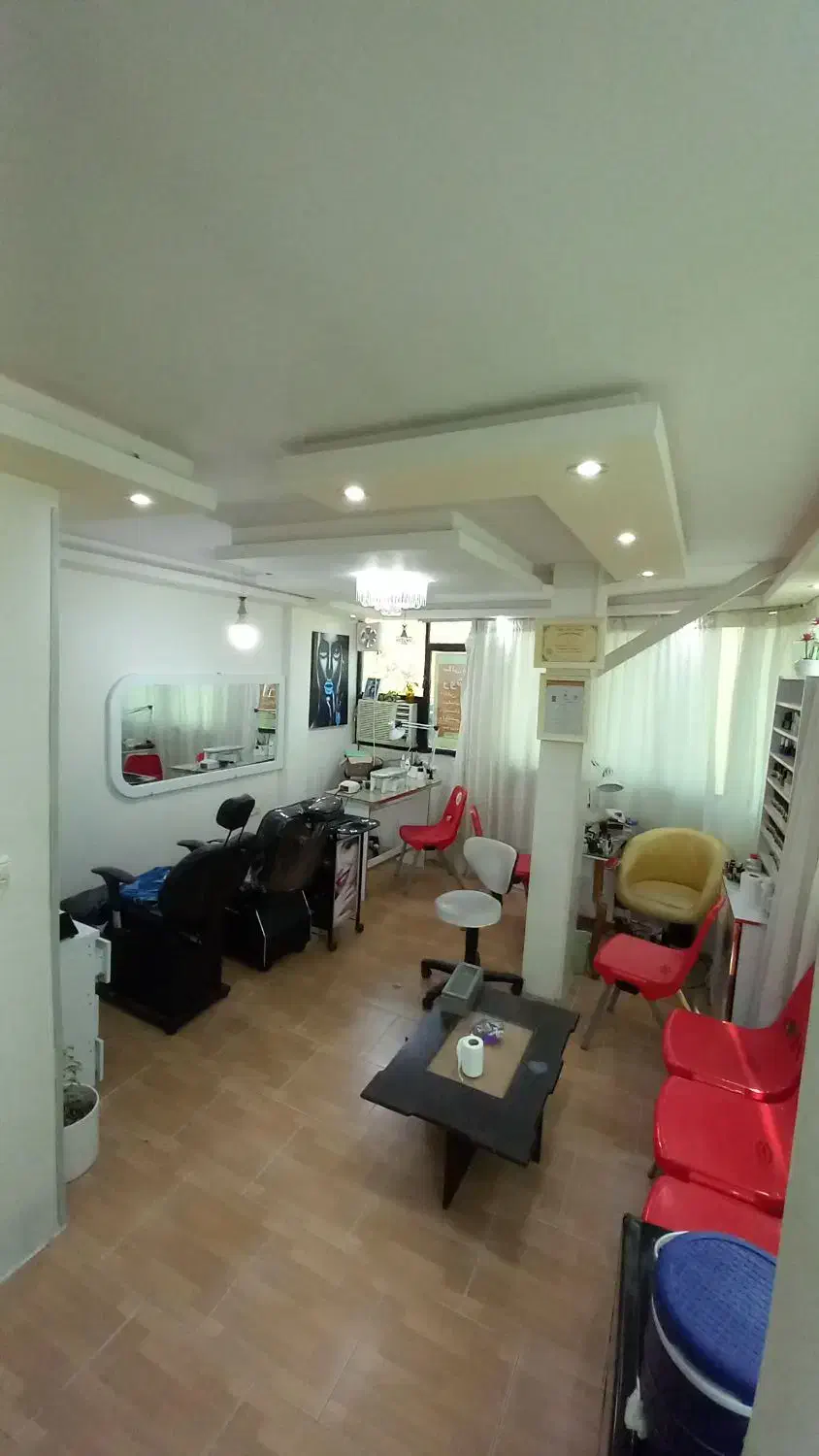 ۳۲ متر طبقه دوم/مناسب کار/سه راه تختی|اجارهٔ دفتر کار، اتاق اداری، مطب|تالش, هشتپر|دیوار