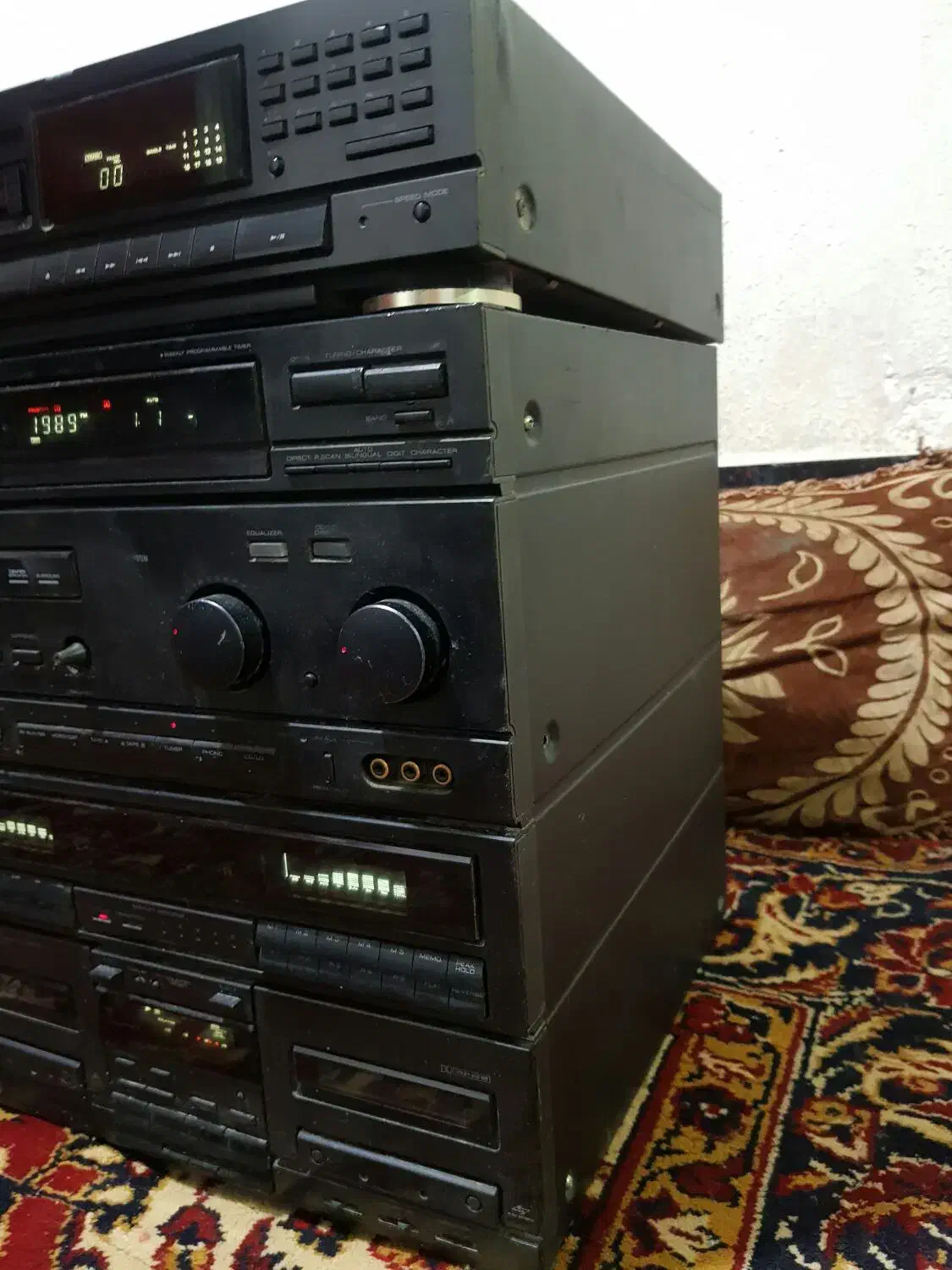 ضبط خانگی|سیستم صوتی خانگی|سیاخ دارنگون, |دیوار