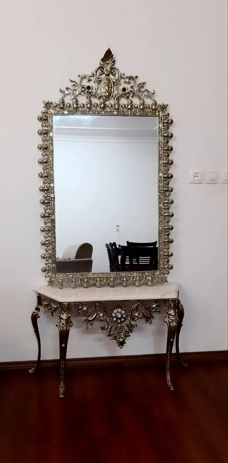 آینه کنسول و ویترین وساعت برنزایستاده|بوفه، ویترین، کنسول|تربت جام, والفجر|دیوار