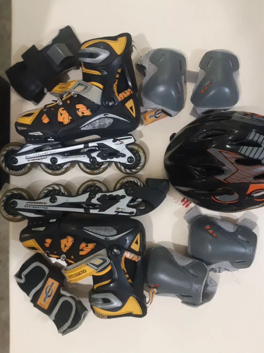 کفش اسکیت|دوچرخه، اسکیت، اسکوتر|رشت, رودباری|دیوار