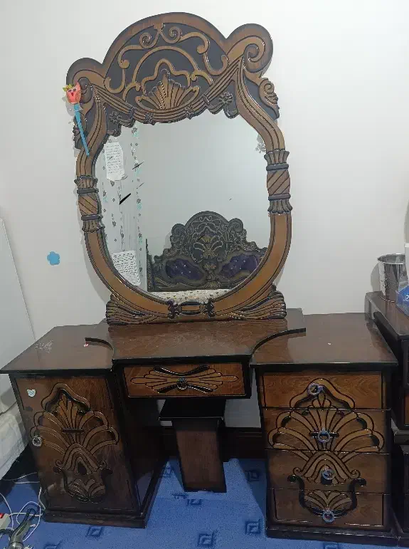 میز آرایش|تخت و سرویس خواب|آران و بیدگل, |دیوار