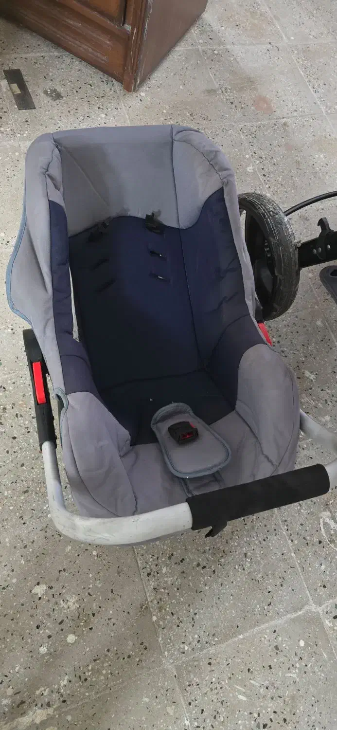 کالسکه و کریر و صندلی ماشین|کالسکه و لوازم جانبی|تهران, والفجر (افسریه)|دیوار