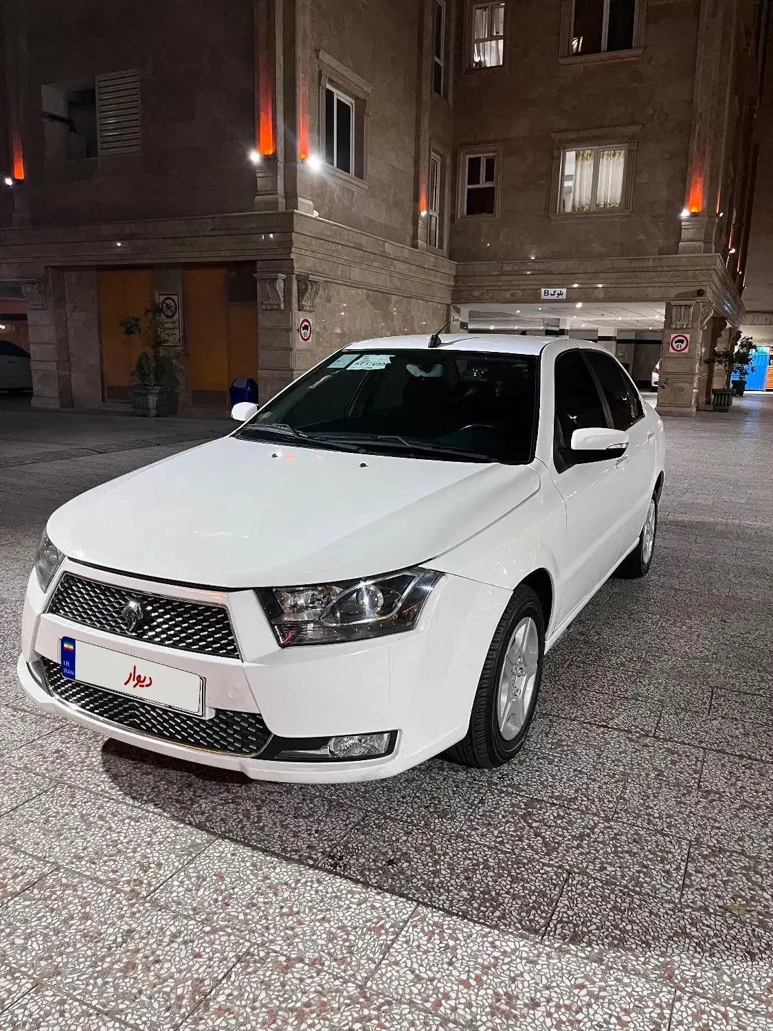 دنا|خودرو سواری و وانت|تهران, تختی|دیوار