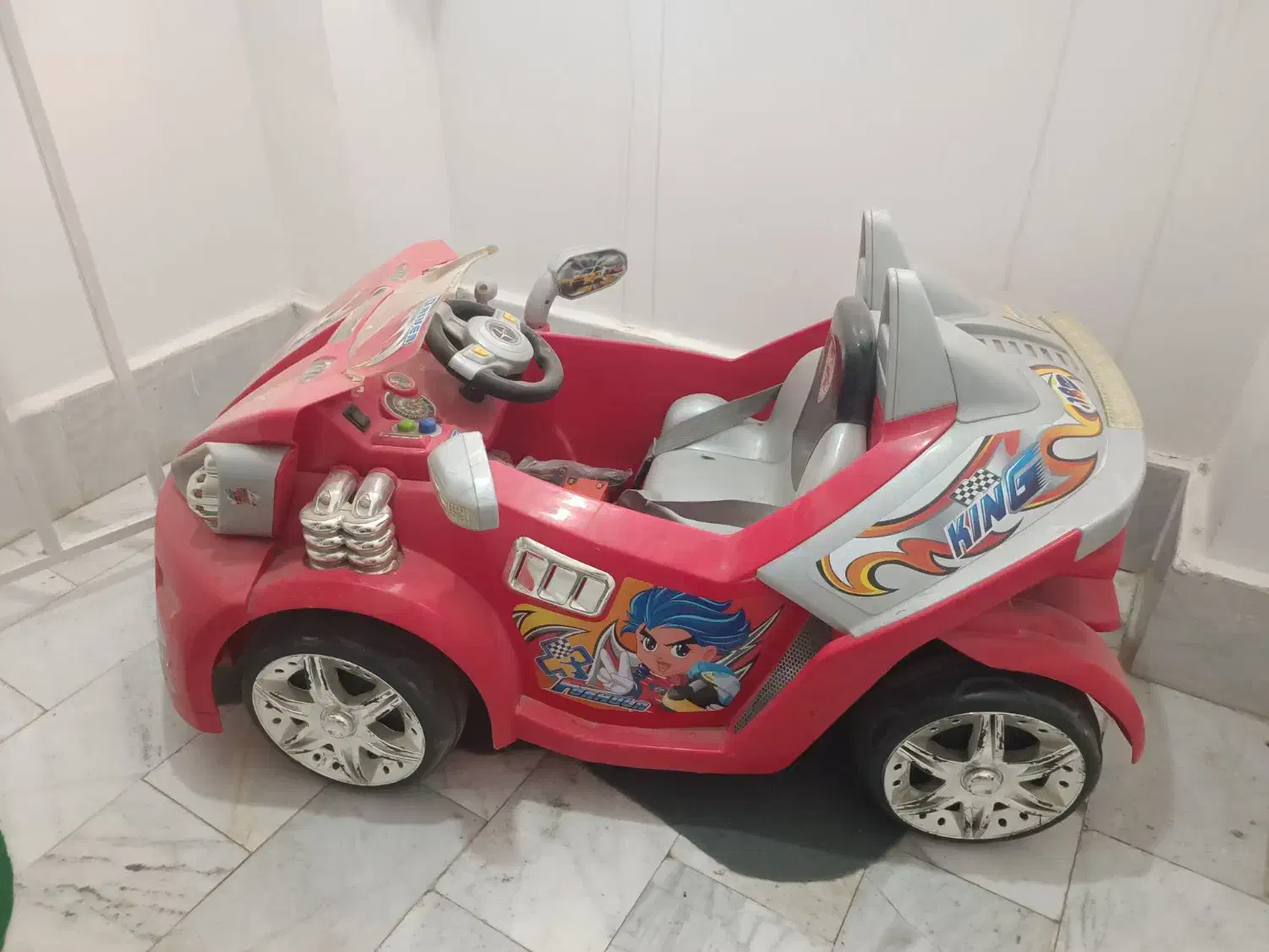 ماشین شارژی سالم و بدون استفاده در کوچه و خیابان|اسباب و اثاث بچه|ارومیه, |دیوار