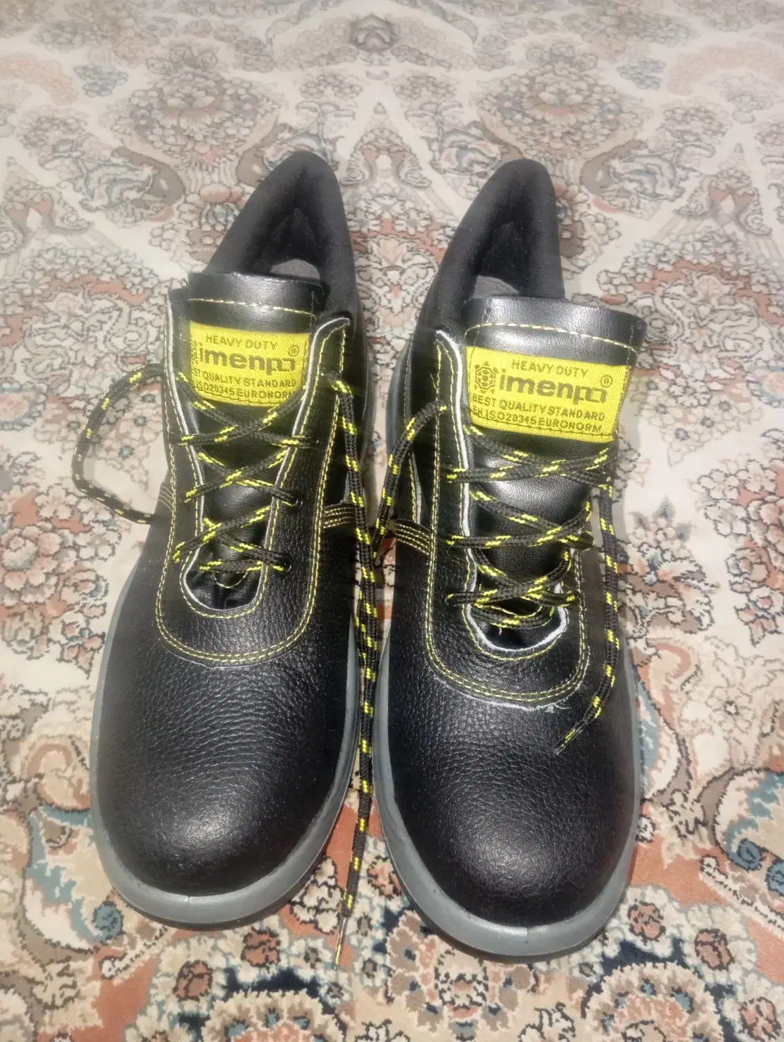 فروش فوری یک جفت کفش ایمنی|کیف، کفش، کمربند|اصفهان, شهرک امام خمینی|دیوار