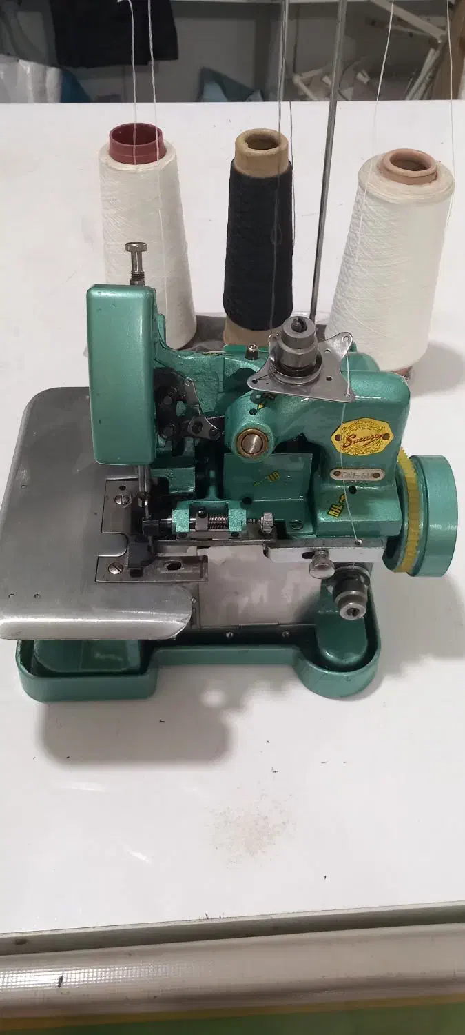 چرخ خیاطی سردوز سه نخ درحدنونو باکارتن|چرخ خیاطی و ریسندگی|شیراز, پودنک|دیوار