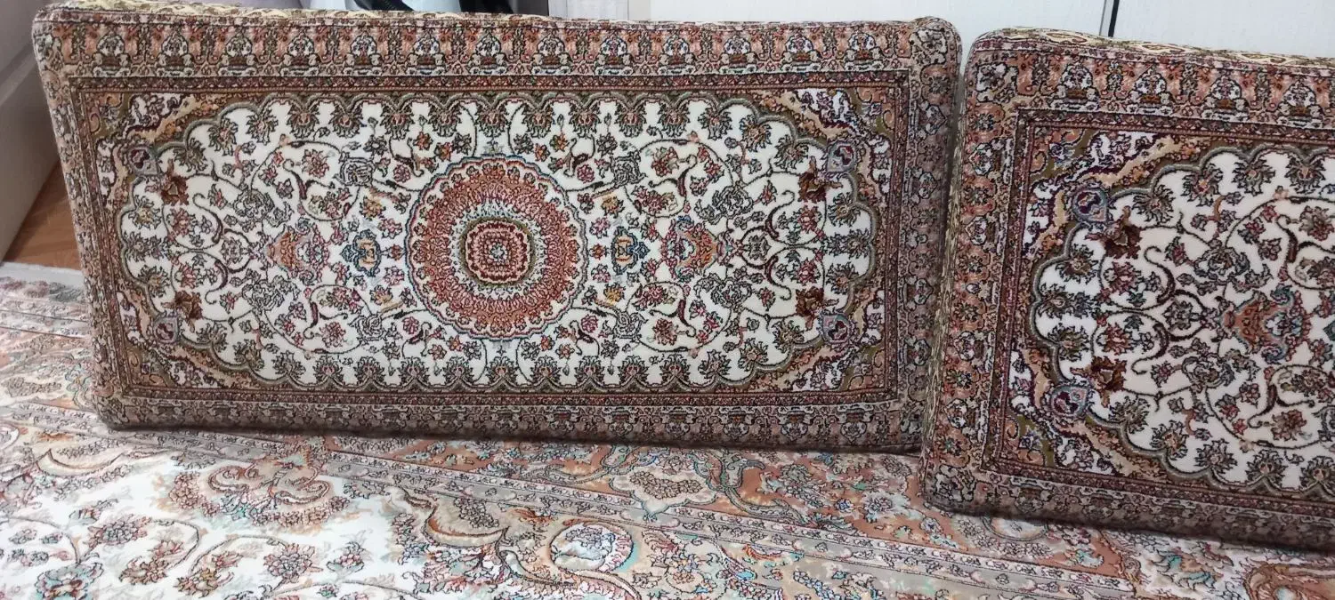 پشتی|پشتی|مهاجران, |دیوار