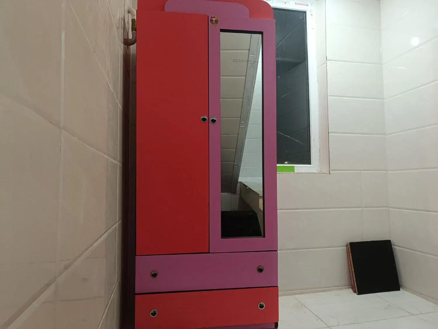 کمد|جاکفشی، کمد، دراور|ایوان, |دیوار