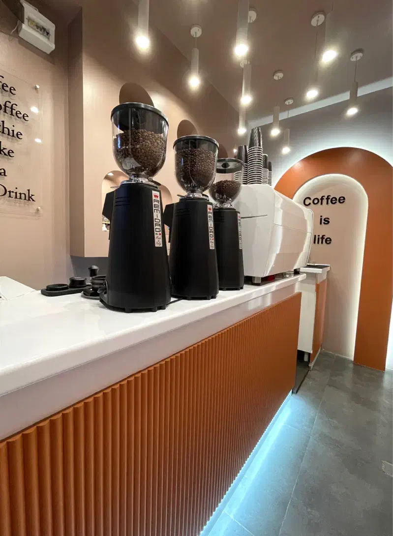 استخدام نیرو ساده جهت کار در کافه با آموزش رایگان|استخدام خدمات فروشگاه و رستوران|تهران, منیریه|دیوار