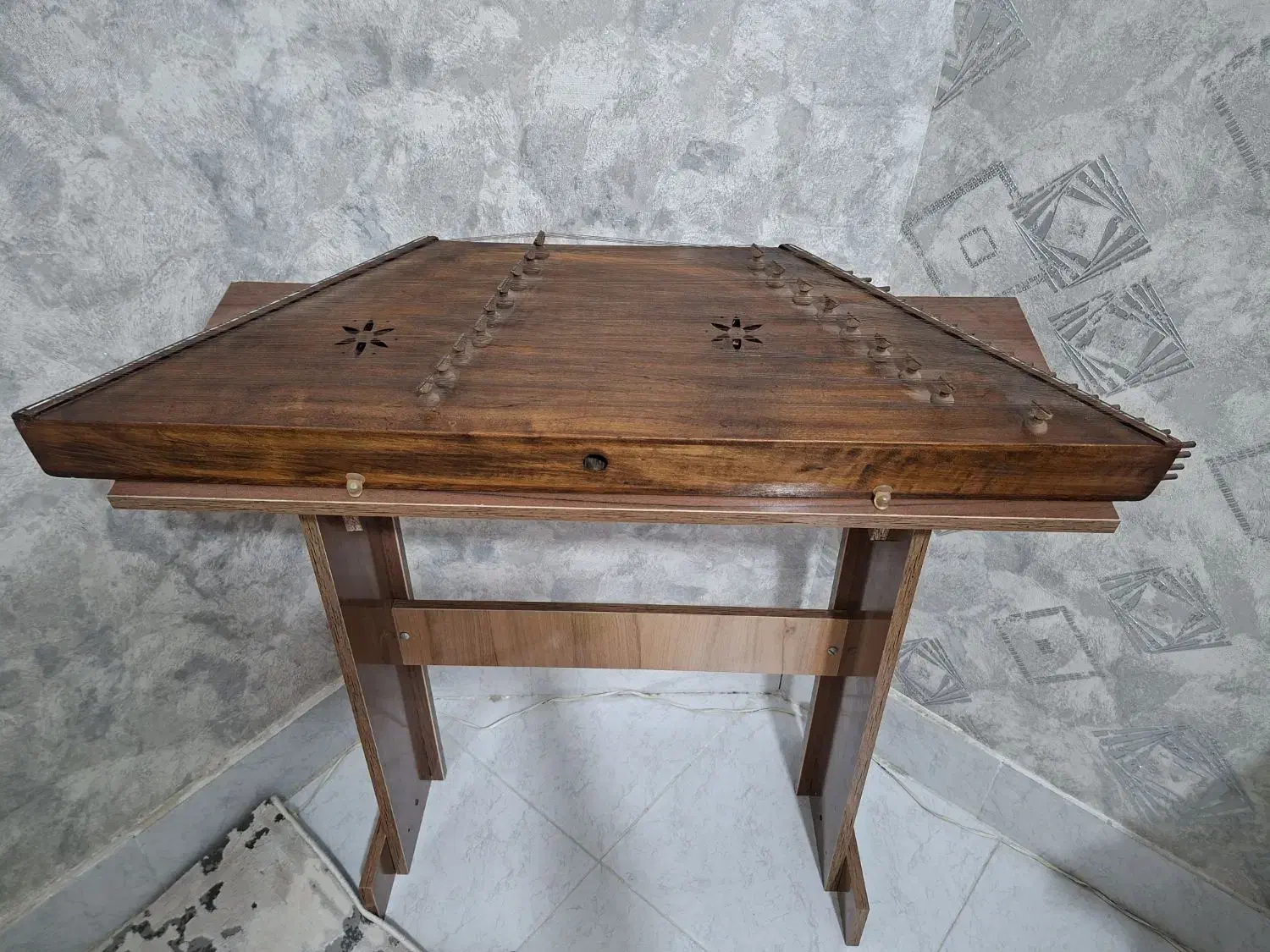 سنتور به همراه میز و میز کنسول آینه|سازهای سنتی|مشهد, حضرت حجت|دیوار