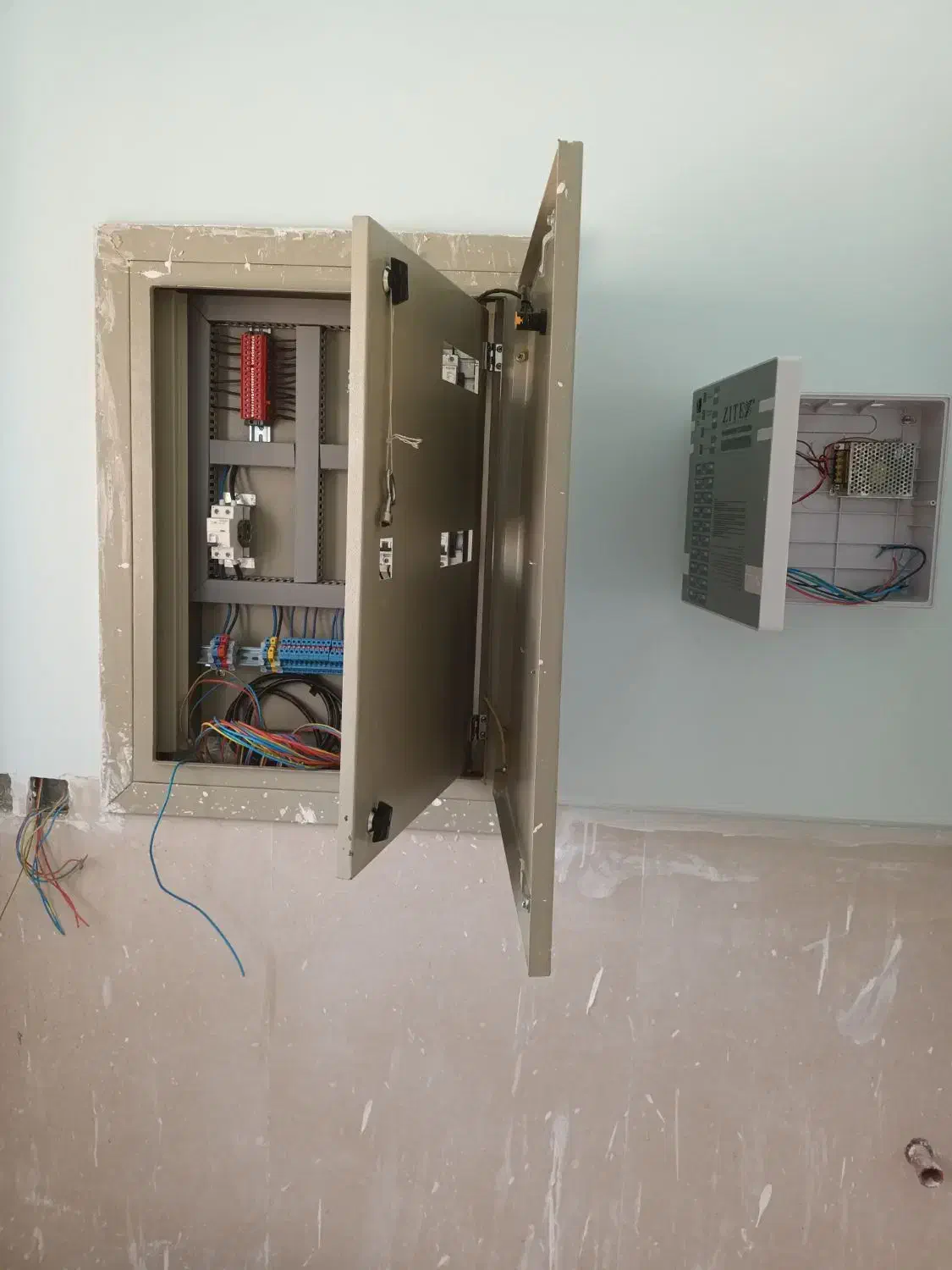 به یک نفر شاگرد برقکار نیازمندیم|استخدام صنعتی، فنی، مهندسی|شاهین دژ, |دیوار