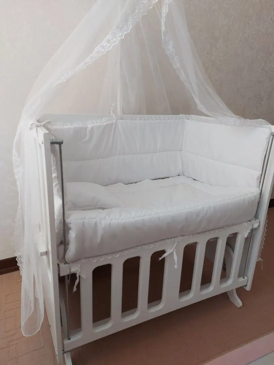 تخت گهواره|تخت و صندلی بچه|شیراز, آزادگان|دیوار