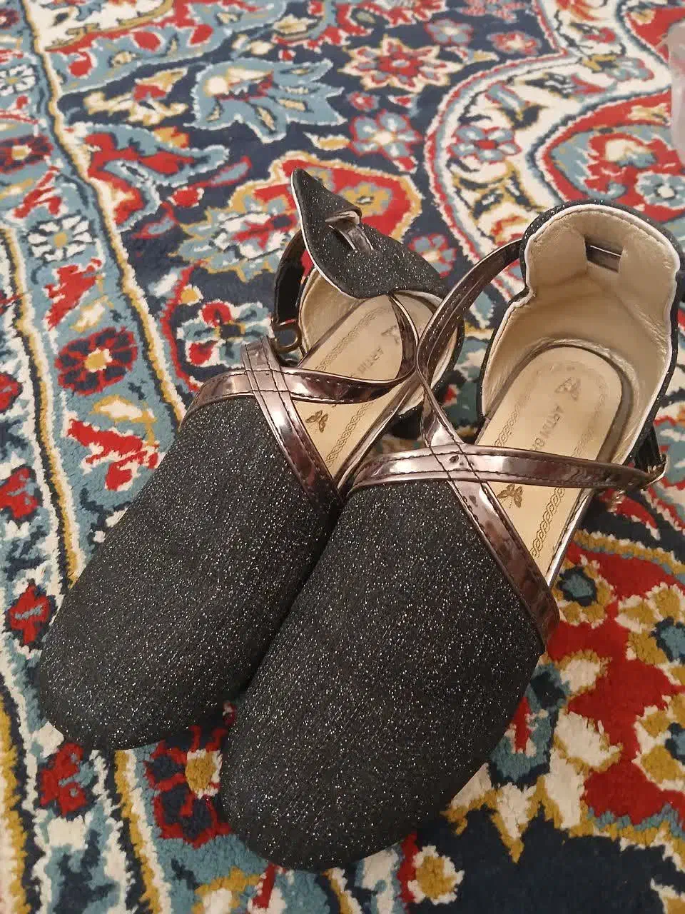 کفش مجلسی|کیف، کفش، کمربند|قم, شهر قائم|دیوار