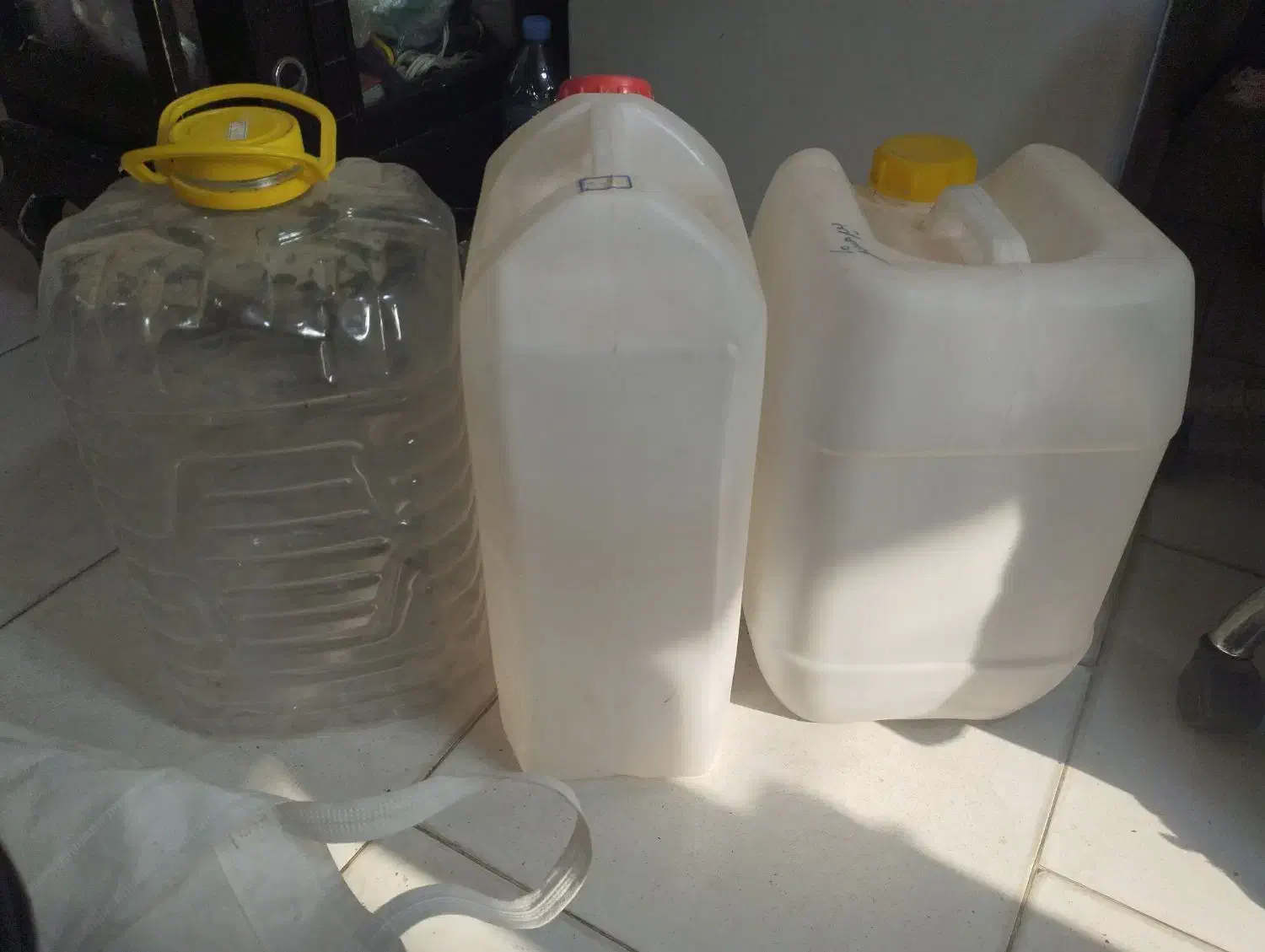 گالن پلاستیکی ۲۰ لیتری و ۱۰ لیتری|ظروف نگهدارنده، پلاستیکی، یک‌بارمصرف|کرج, حیدرآباد|دیوار