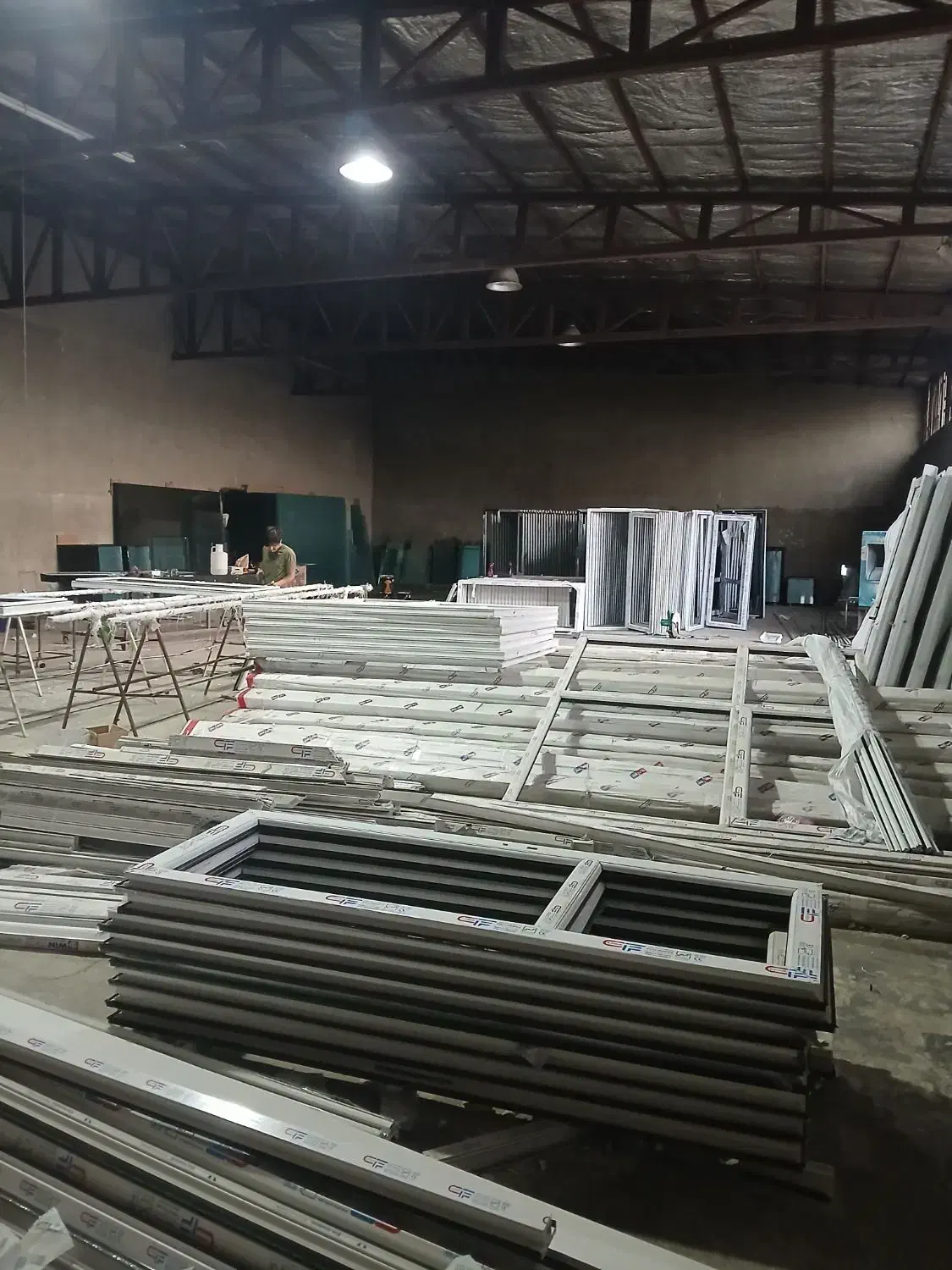 استخدام نیروی در کارخانه تولیدی درب و پنجره upvc|استخدام صنعتی، فنی، مهندسی|بهارستان, |دیوار