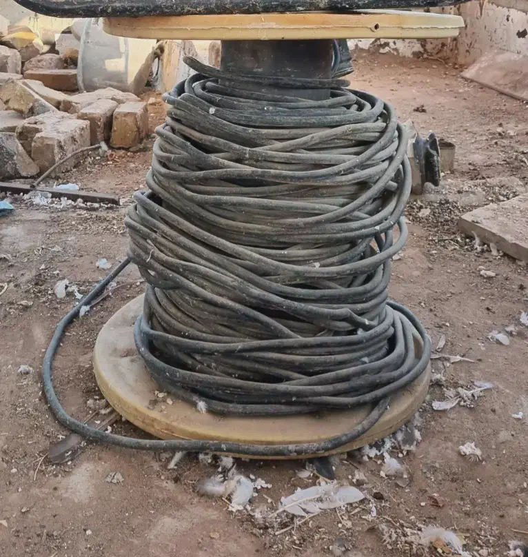 موتور برق و کابل|ابزارآلات|شال, |دیوار