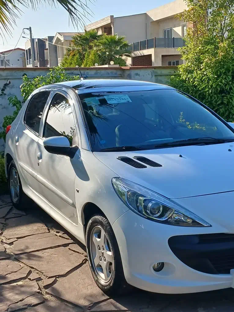 پژو ۲۰۷ پانورما دنده مدل ۱۴۰۱ سفید بیرنگ سالم|خودرو سواری و وانت|هادی شهر, |دیوار