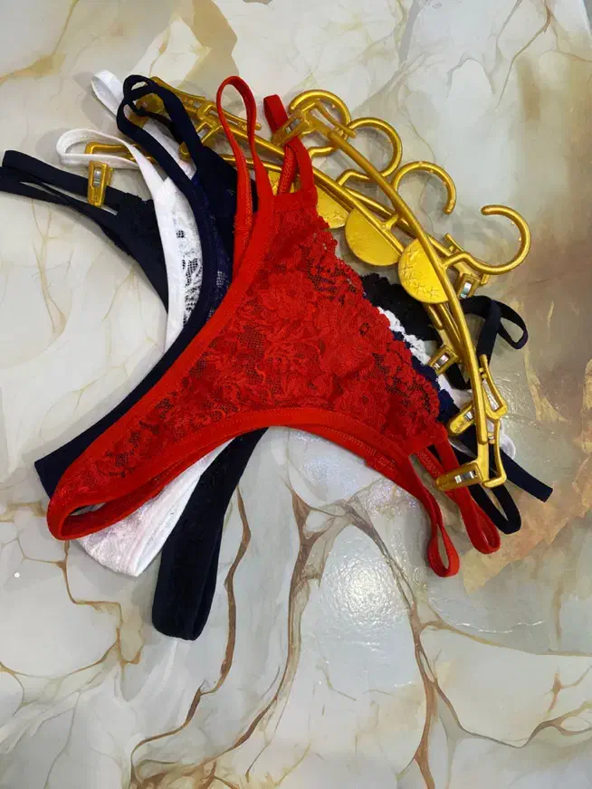 ویترین مغازه مخصوص لباس و لباس زیر|فروشگاه و مغازه|اردبیل, |دیوار