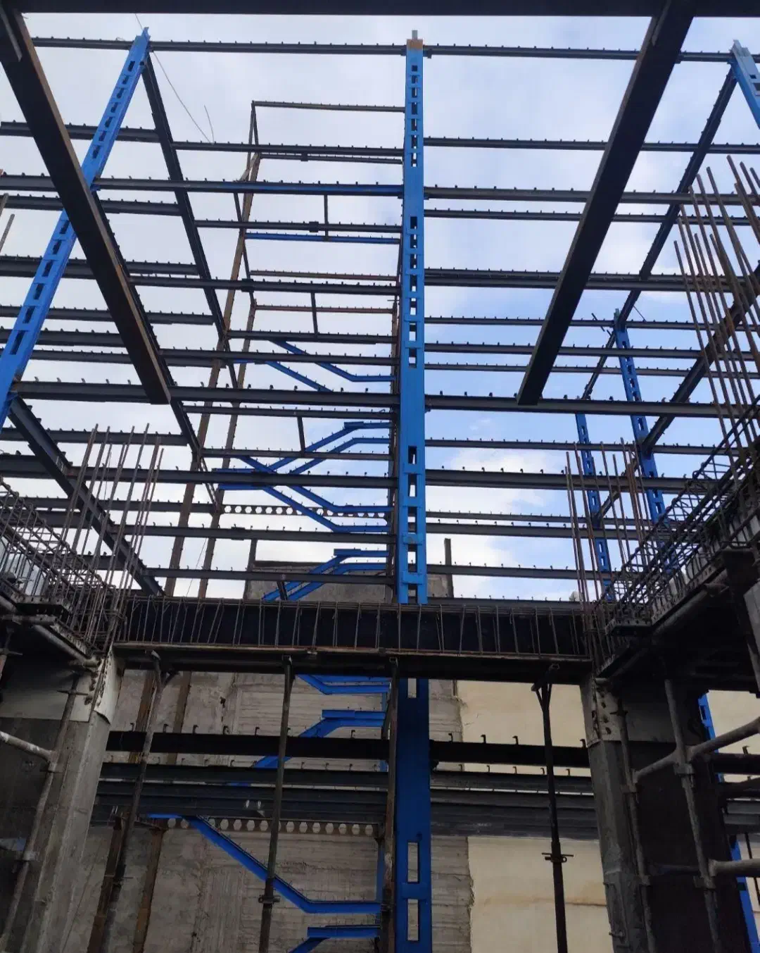 پیمانکاری و ساخت انواع اسکلت فلزی سازه نگهبان و...|خدمات پیشه و مهارت|لواسان, |دیوار