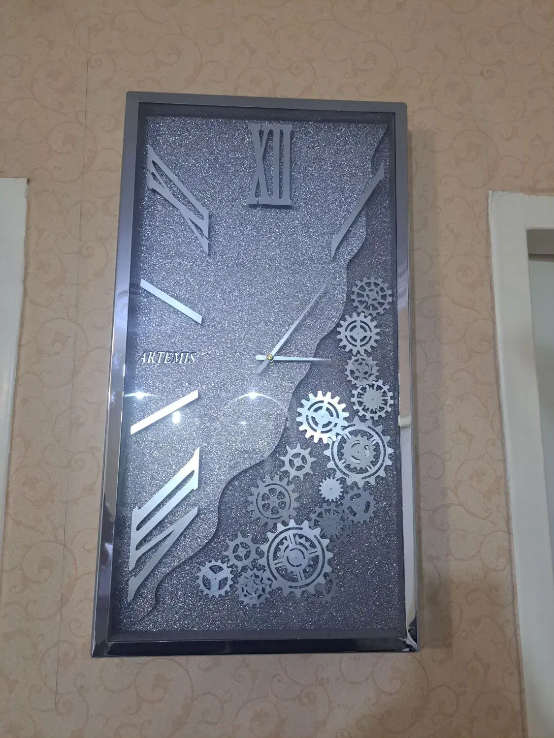 ساعت آرتمیس دیواری نقره ای|ساعت دیواری و تزئینی|تهران, مشیریه|دیوار