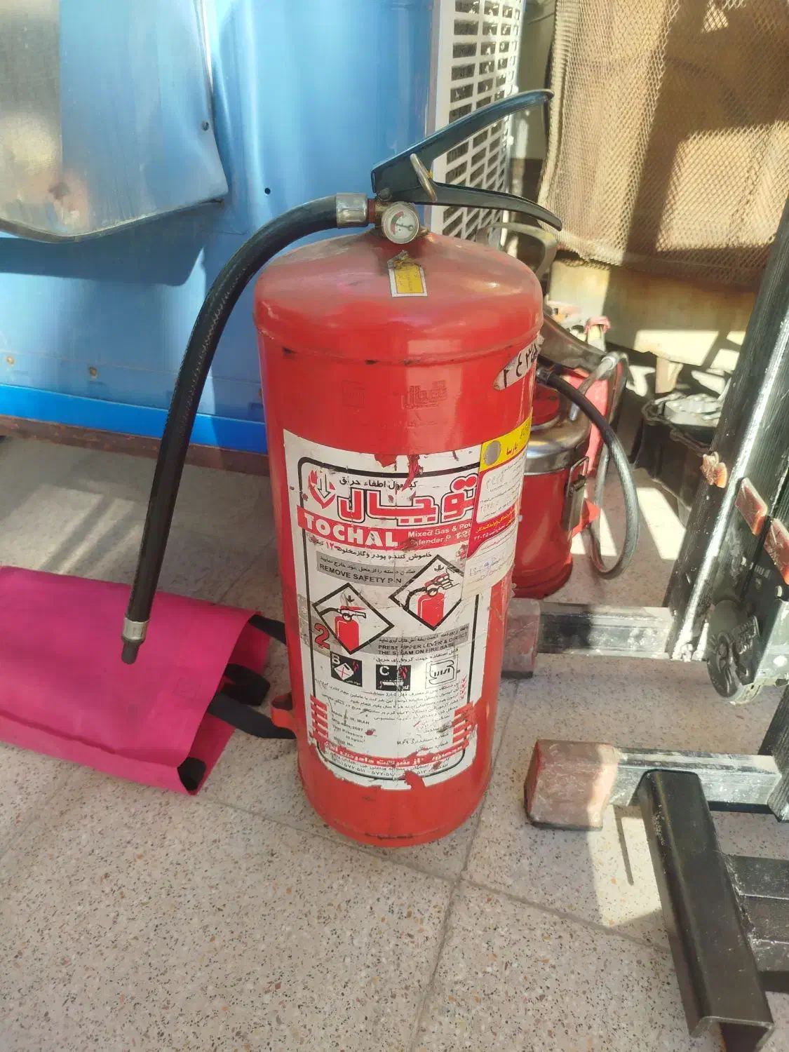 کپسول آتش نشانی توچال۱۲کیلویی پودر و گاز|ابزارآلات|اصفهان, امیرعرب|دیوار