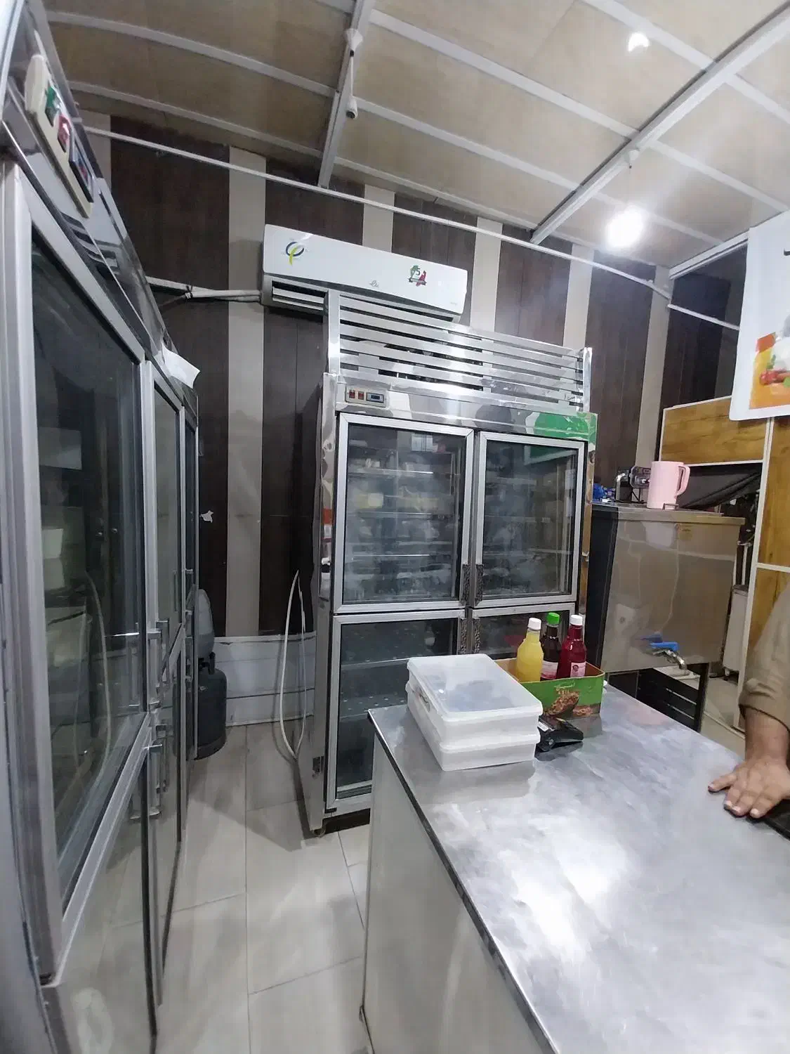 واگذاری فوری مغازه لبنیاتی بر خیابان اصلی|فروش مغازه و غرفه|چابهار, |دیوار