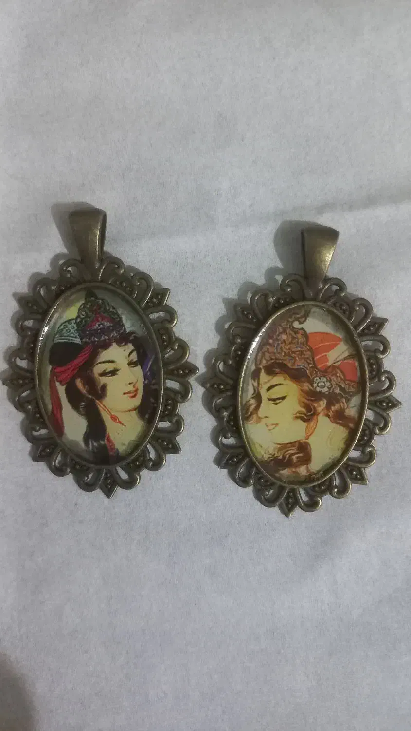 گردن آویز رزینی|زیورآلات و اکسسوری|دماوند, دماوند|دیوار