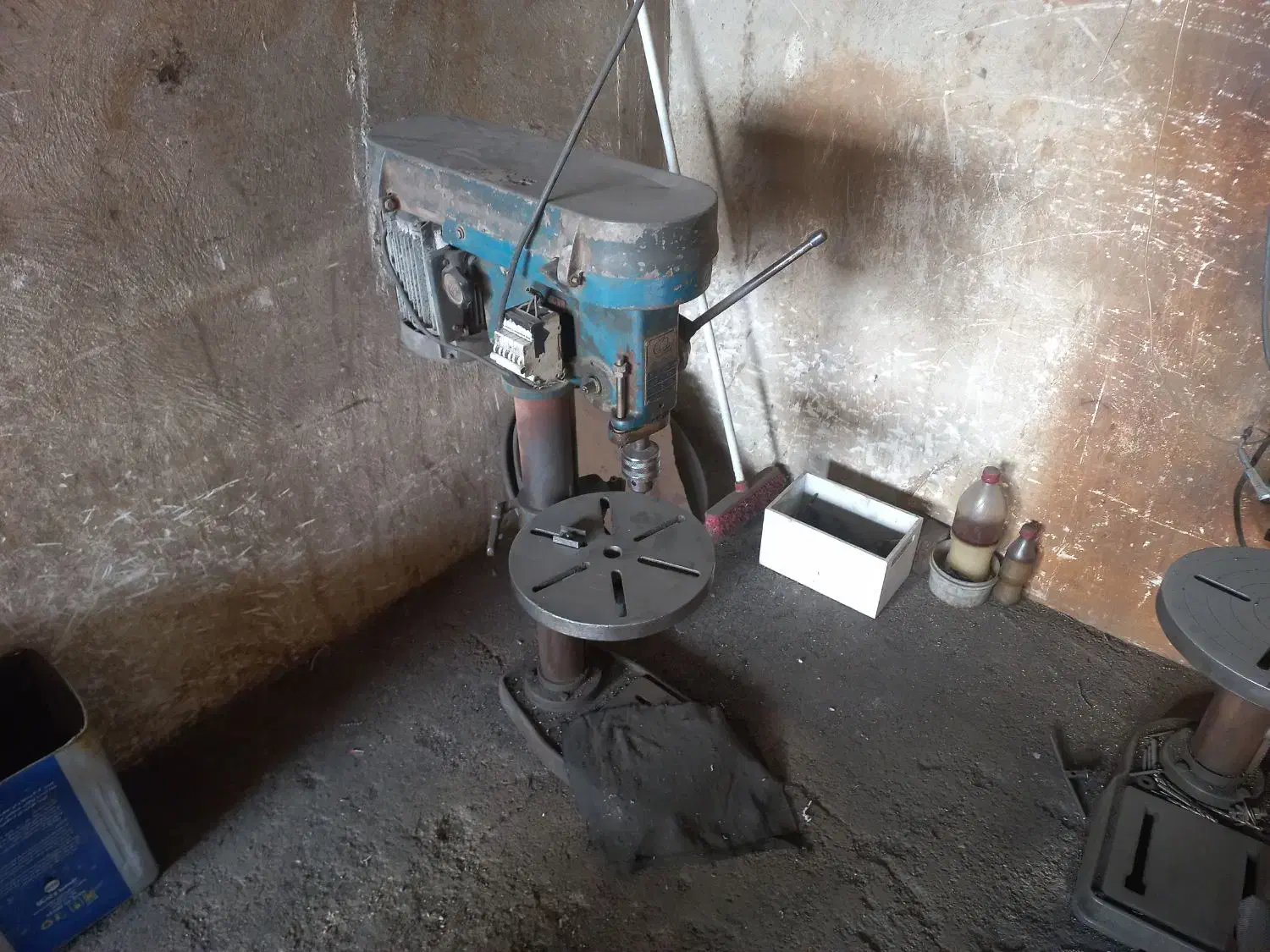 یک عدد دستگاه تراش ژاپنی و سه تا دریل|ماشینآلات صنعتی|پاکدشت, خاتون آباد|دیوار