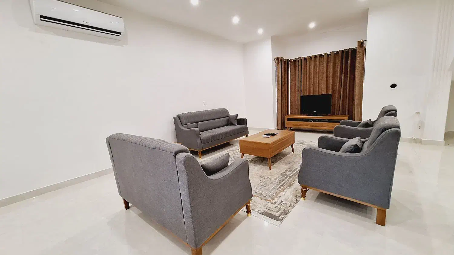 اجاره بی واسطه ویلا ۳خواب تمیز در متل قو(دریاگوشه)|اجارهٔ کوتاهمدت ویلا و باغ|سلمانشهر, |دیوار