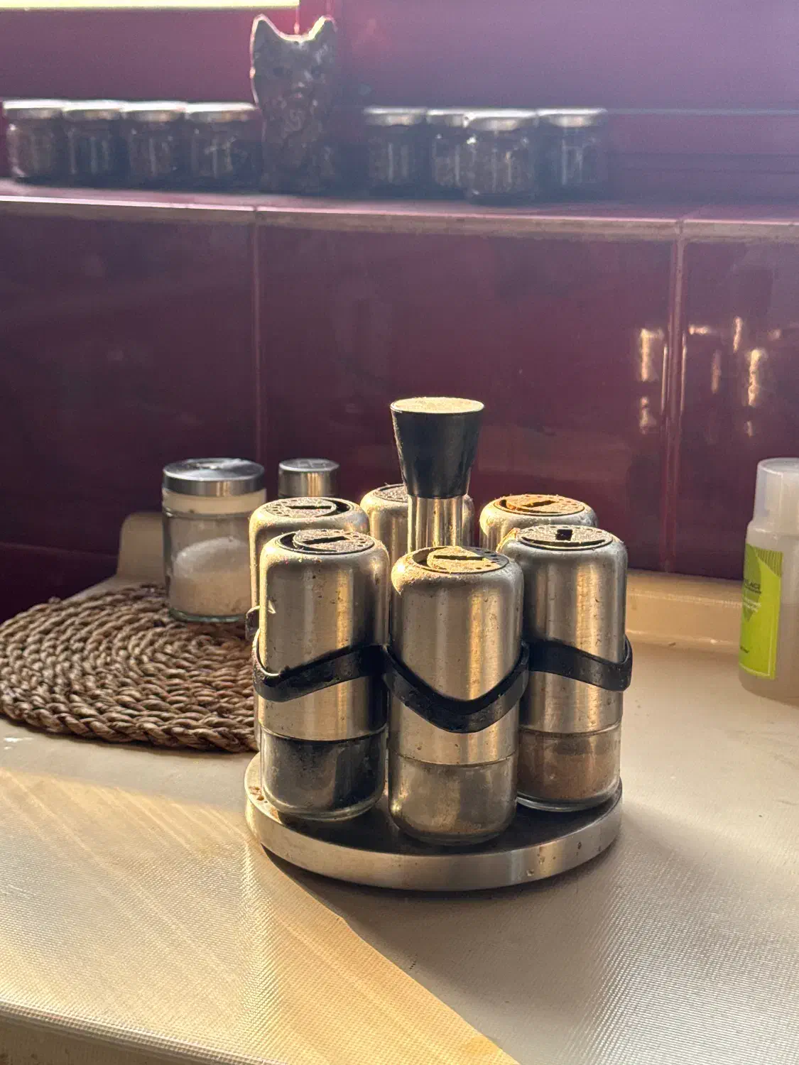 لوازم خانه (فرش ،ساعت پادری جادستمالی و سطل زباله)|فرش|رشت, بلوار گیلان|دیوار