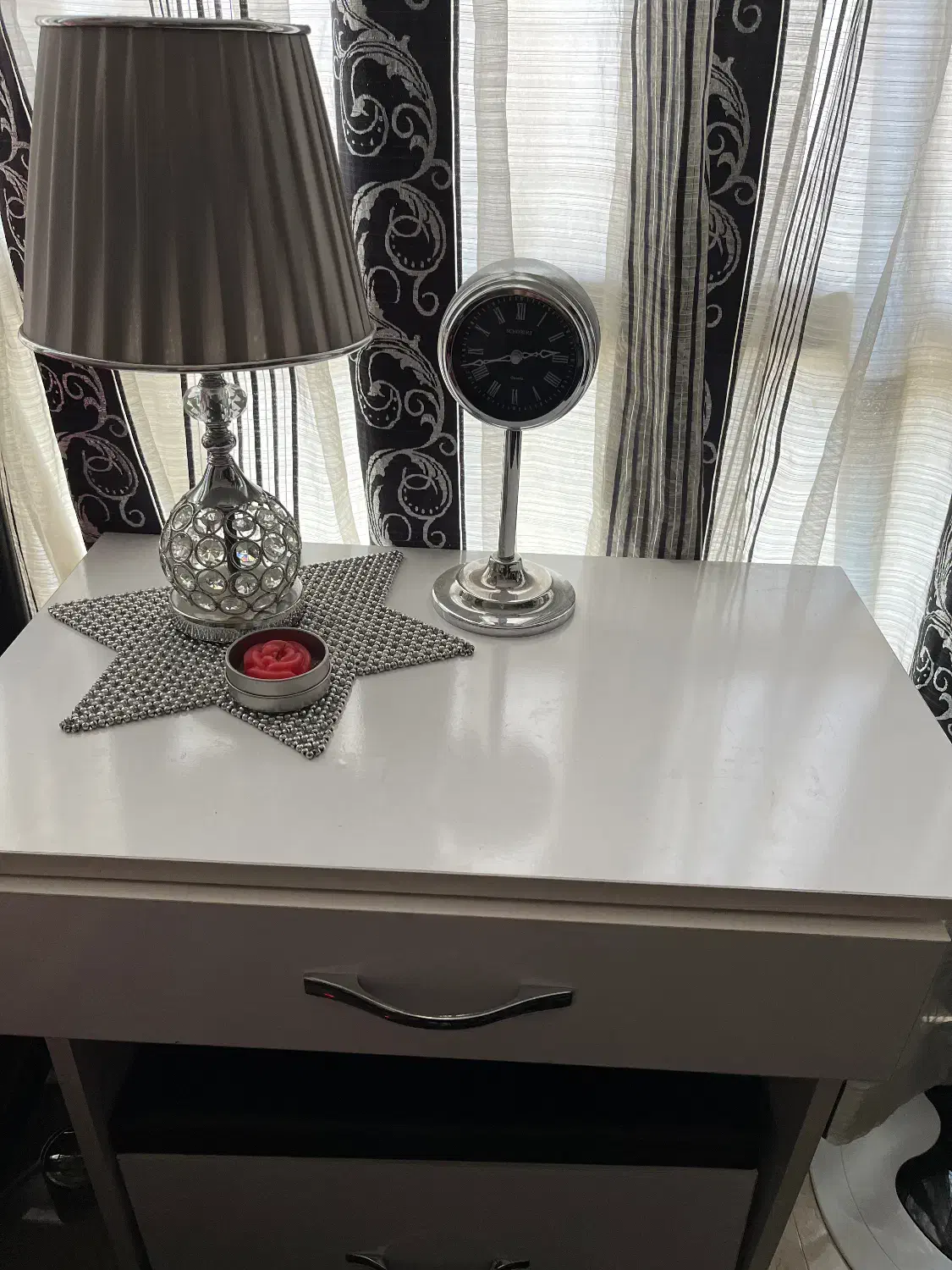 میز سفید|میز تحریر و کامپیوتر|تهران, سهروردی|دیوار