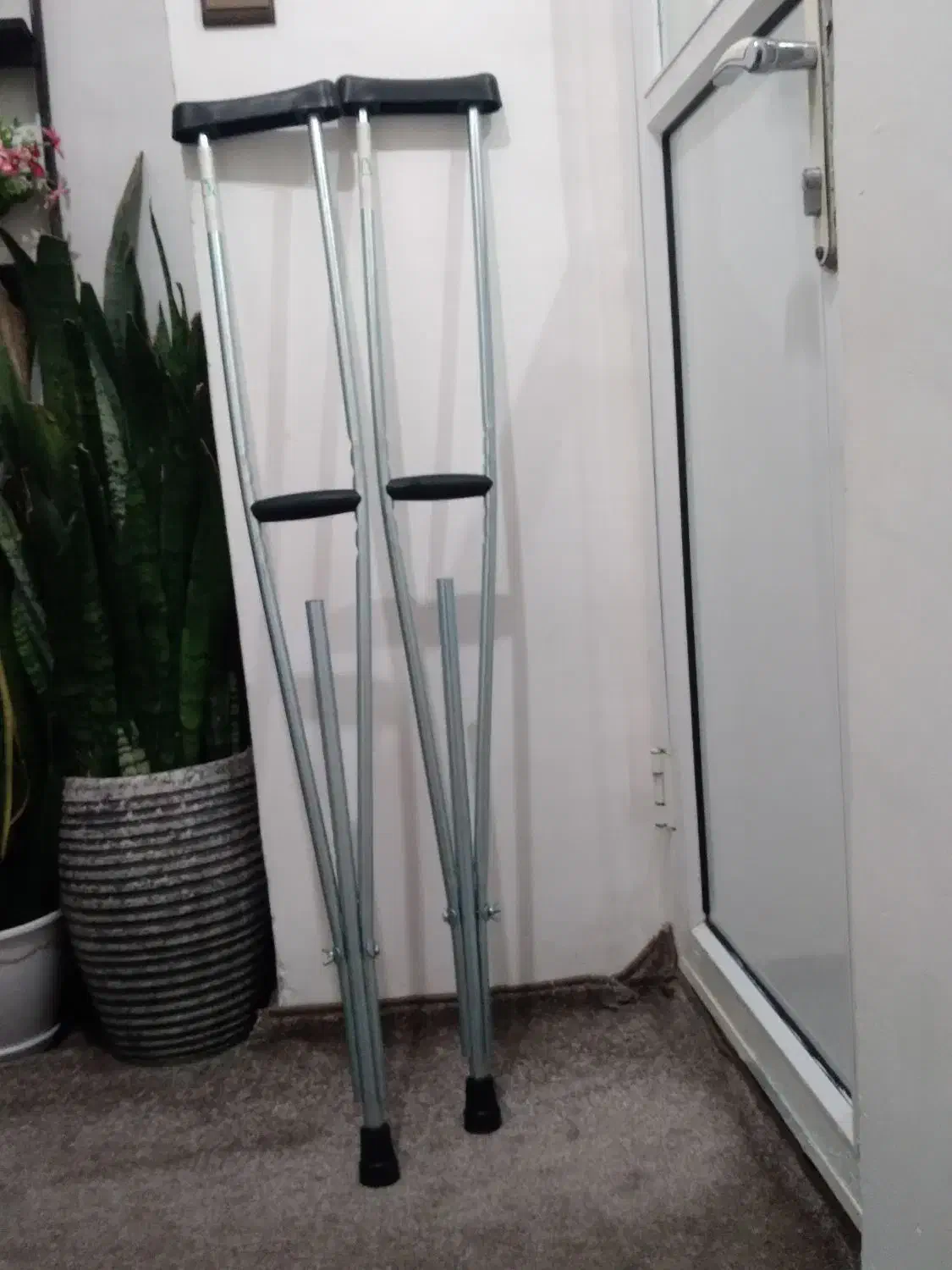 عصای زیر بغل|پزشکی|کیاشهر, |دیوار