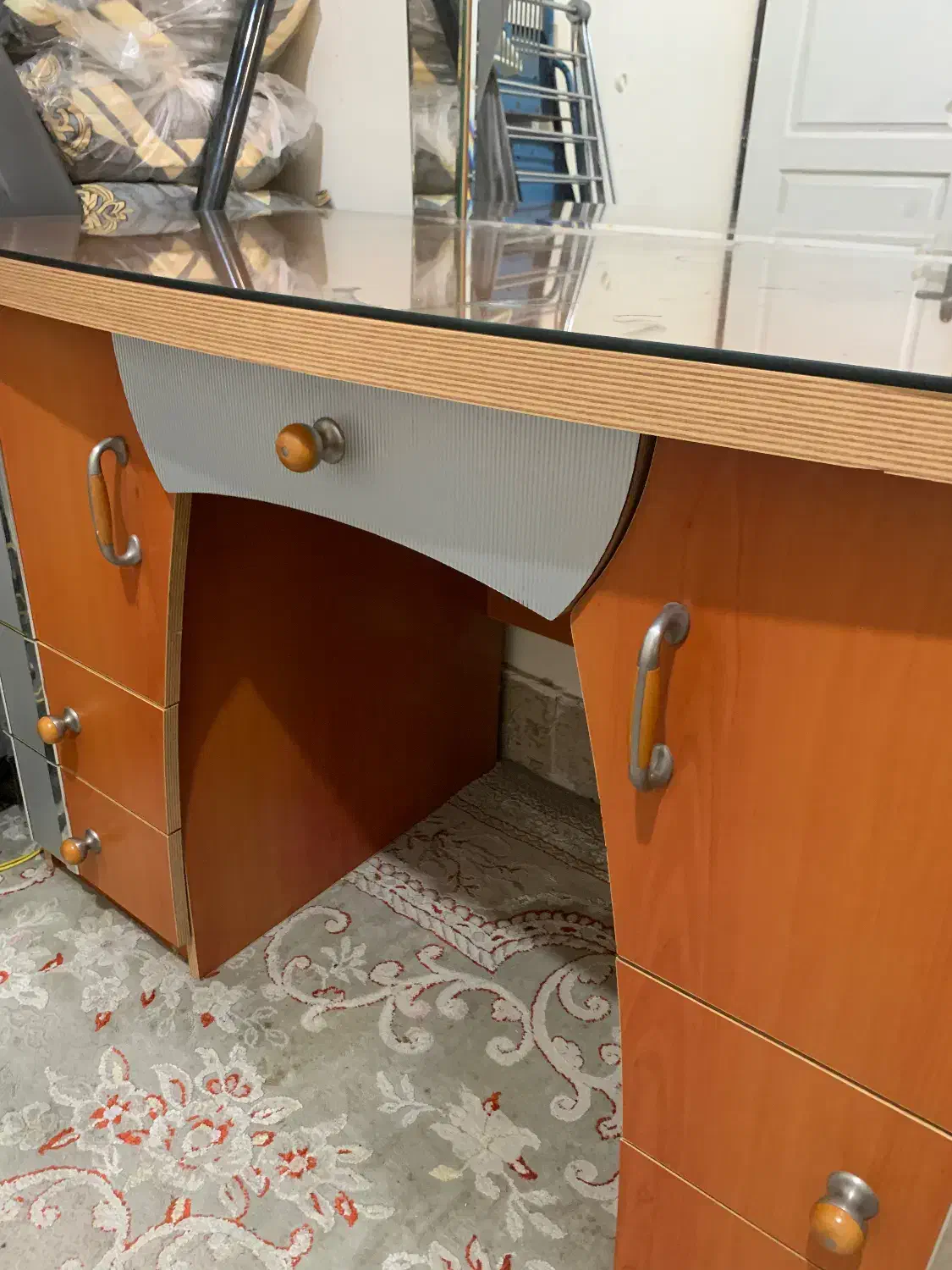 سرویس تخت خواب+میز تحریر+میز کامپیوتر*اینه|میز تحریر و کامپیوتر|محمدشهر, همایون ویلا|دیوار