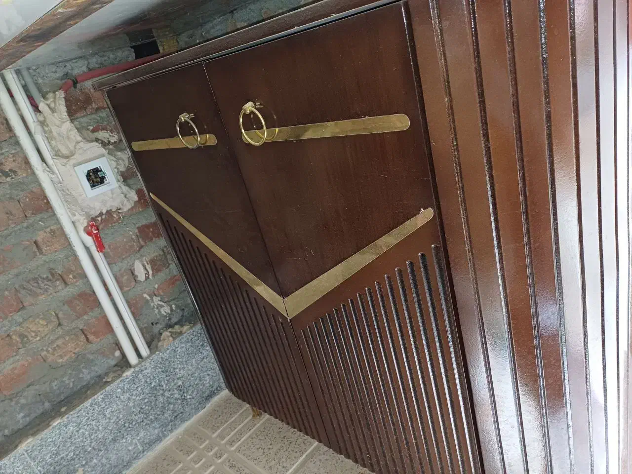 جاکفشی|جاکفشی، کمد، دراور|کنگاور, |دیوار