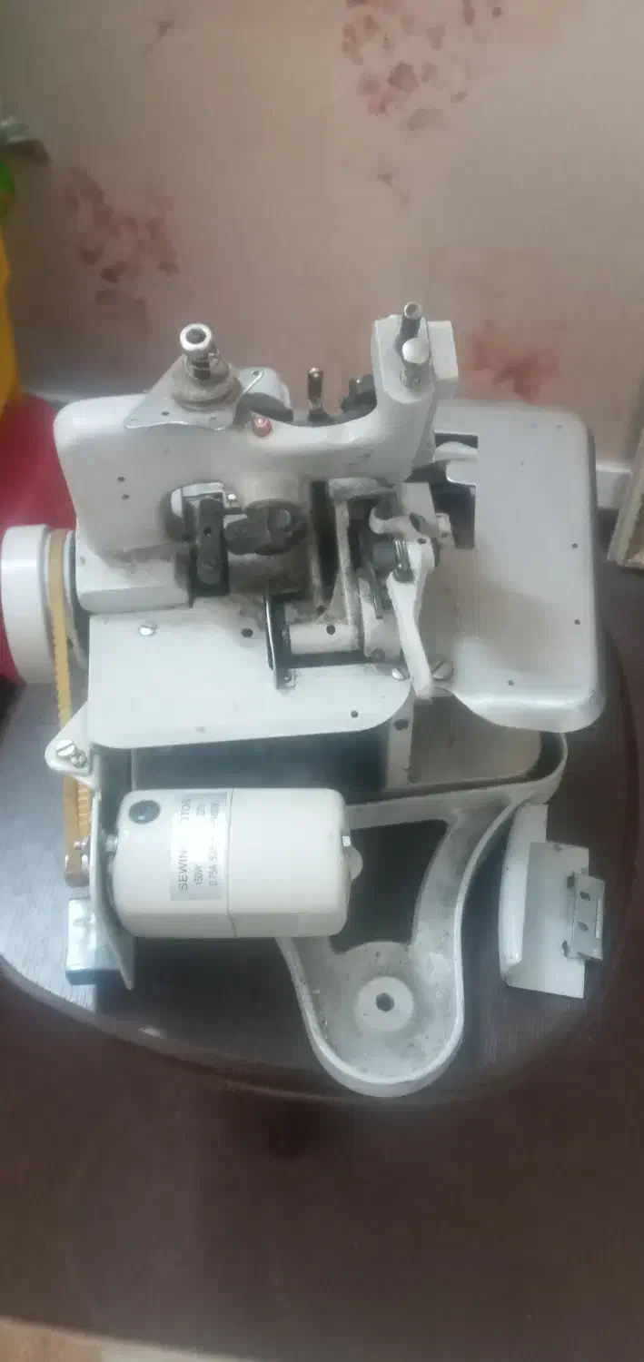 سردوز۳نخ مارک پروانه دست دوم نیازبه سرویس باکارتن|چرخ خیاطی و ریسندگی|تهران, شهر زیبا|دیوار