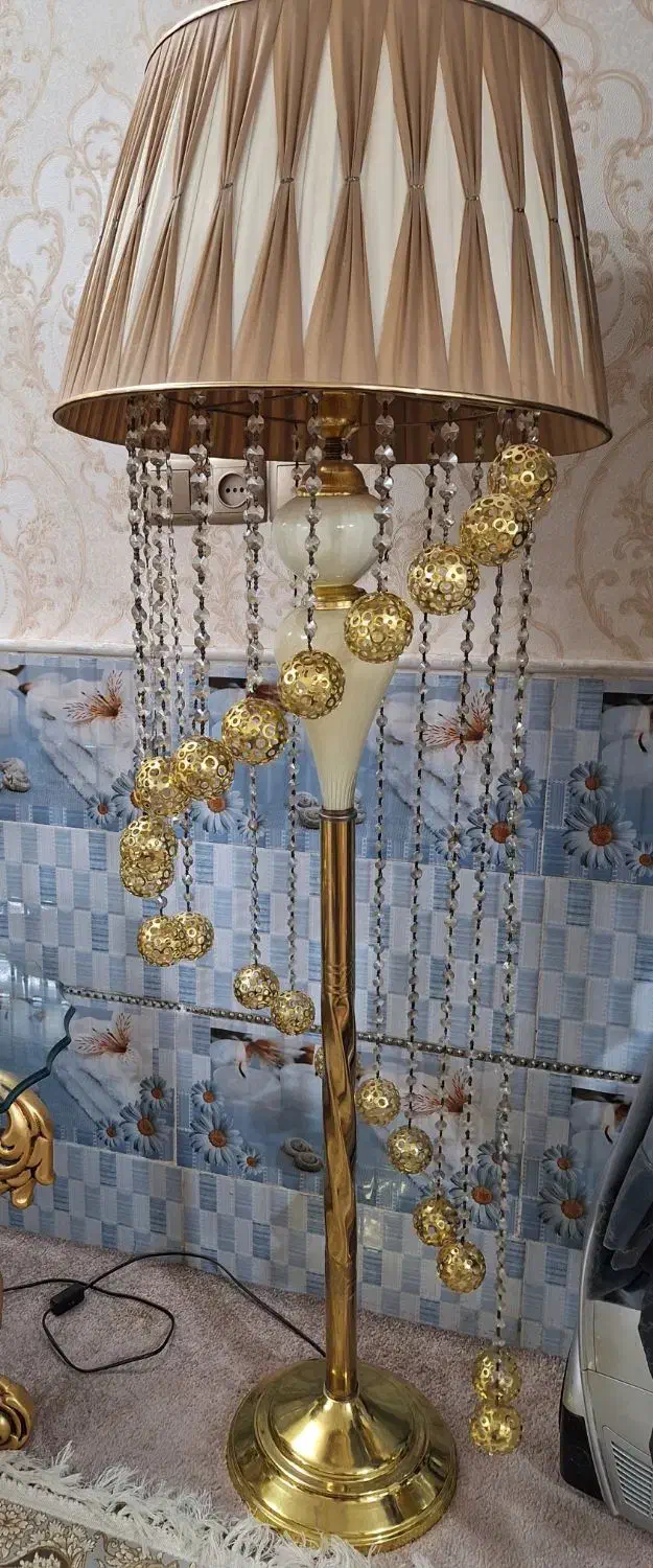 آباژور|چراغ خواب و آباژور|قم, زاویه|دیوار