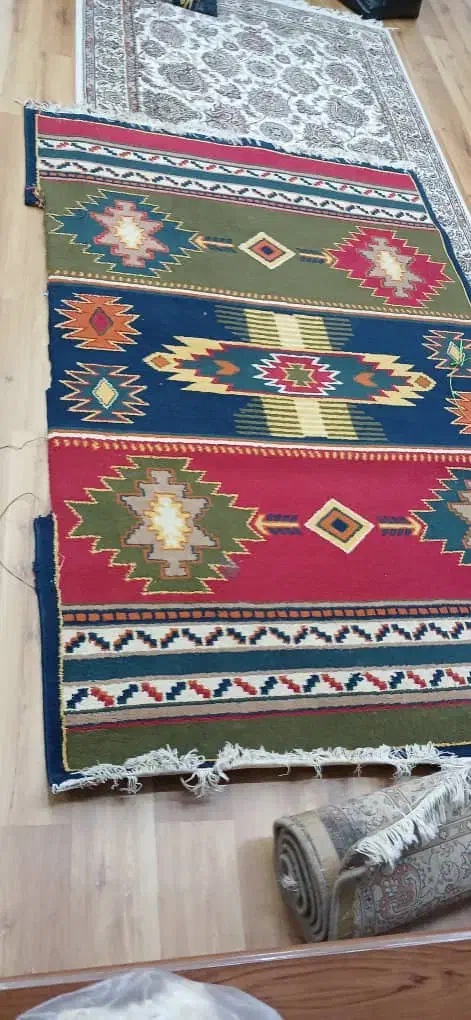 قالیچه|فرش|لاهیجان, قیام|دیوار