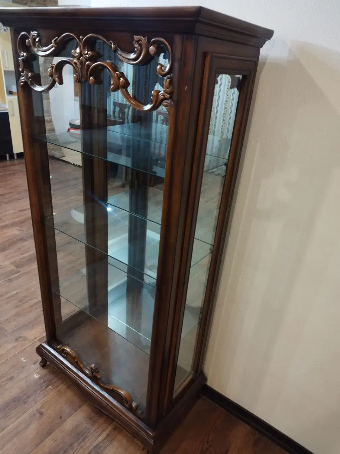 ویترین چهار طبقه چوب راش|بوفه، ویترین، کنسول|شاهین‌شهر, نظامی|دیوار