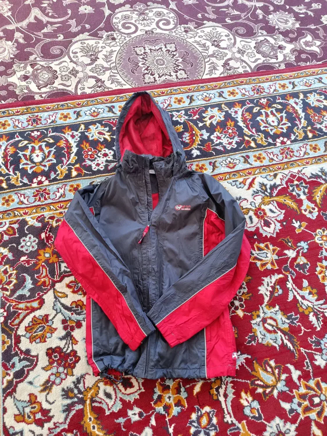 تابناک زخیم|لباس|قیدار, |دیوار