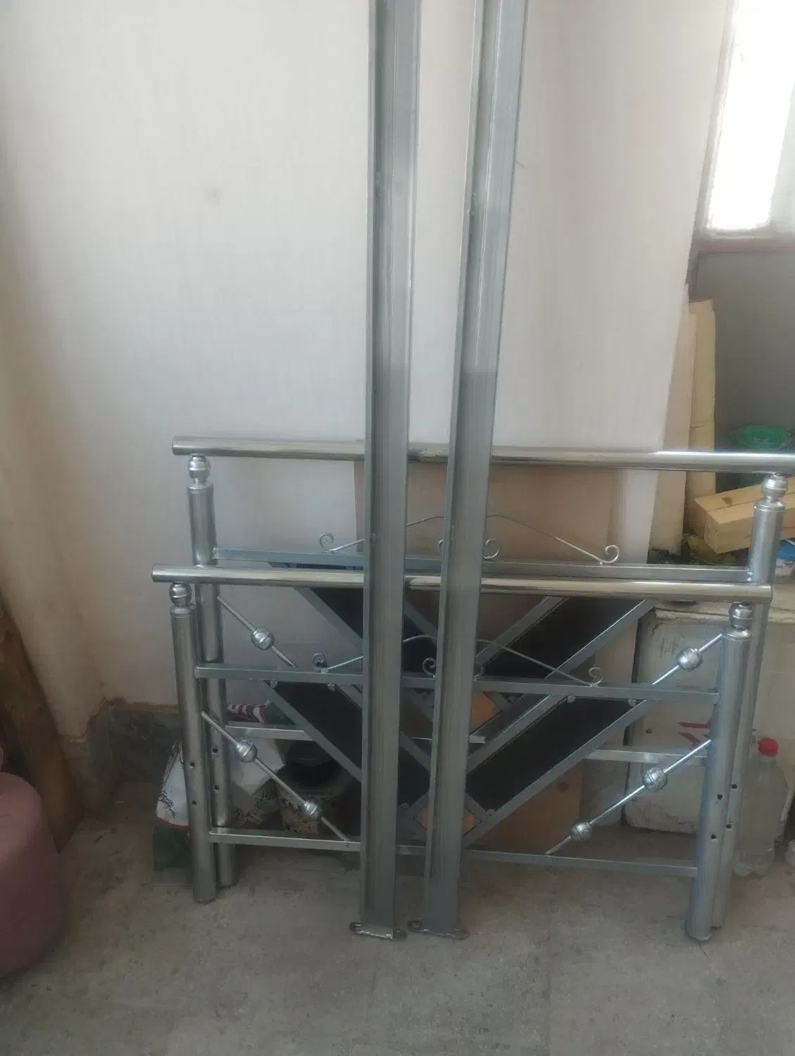 تخت خواب فلزی یک نفره و دو عدد کف تخت|تخت و سرویس خواب|بیرجند, |دیوار