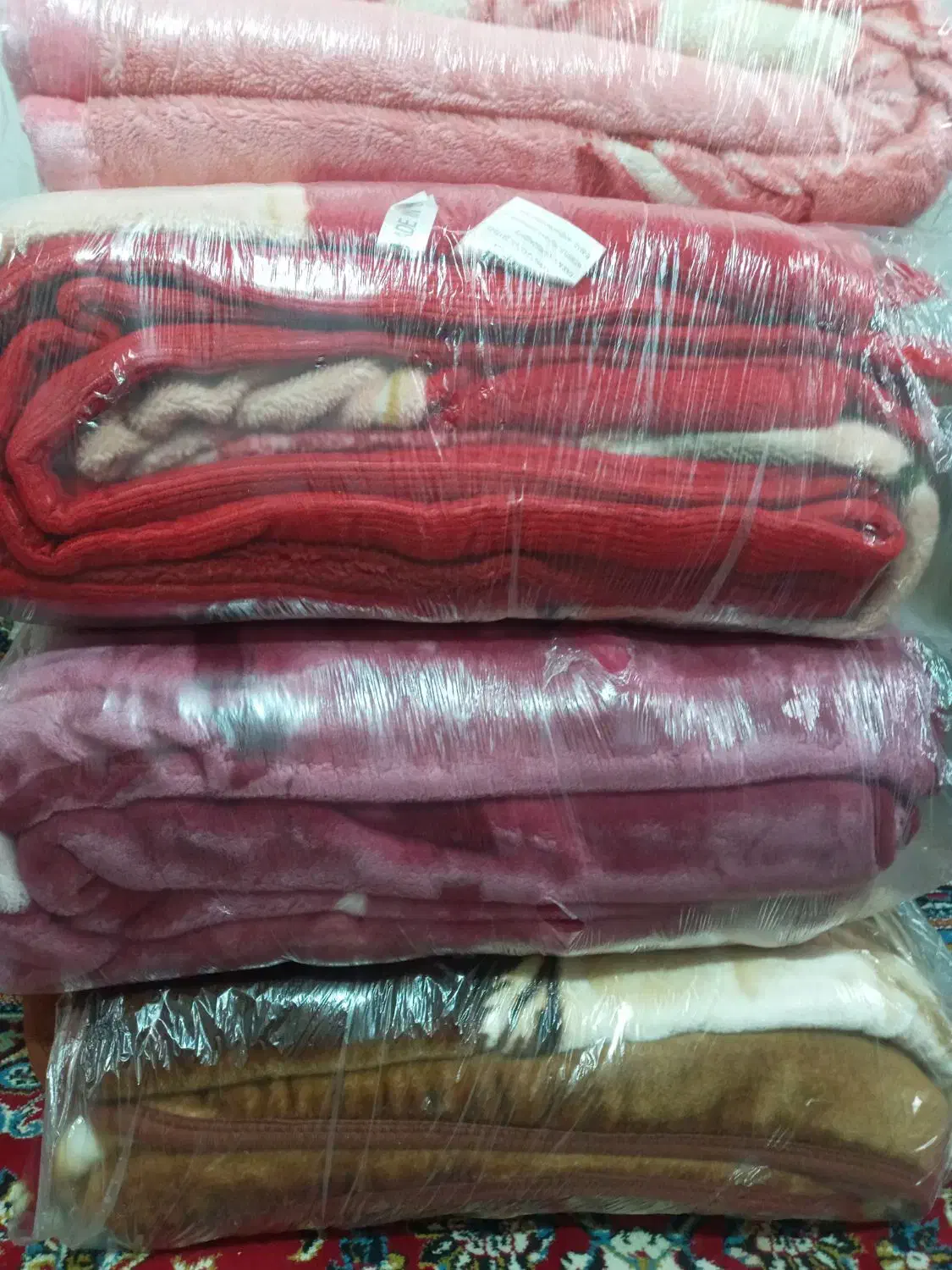 شستو شو واتوی لباس مجلسی ،عروس ،پرده ،پتو،روفرشی|خدمات نظافت|ملایر, |دیوار