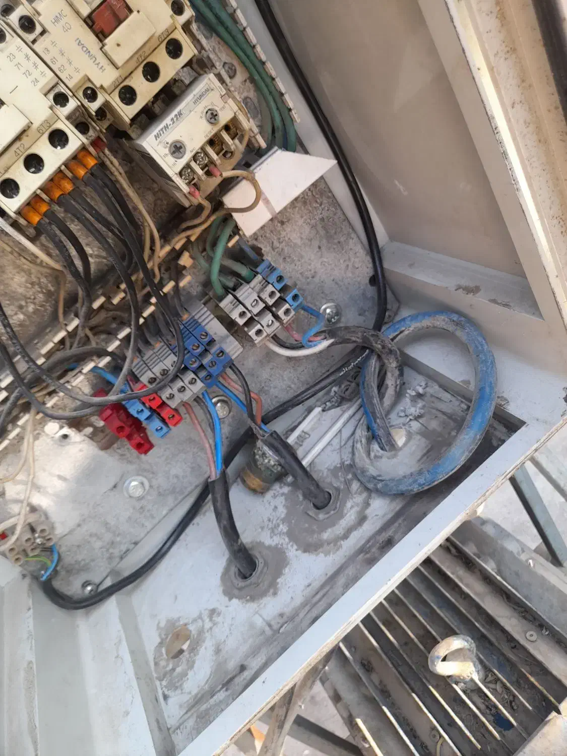 اجرای لاین نوری ، برقکار ، تابلو برق|خدمات پیشه و مهارت|ابریشم, |دیوار