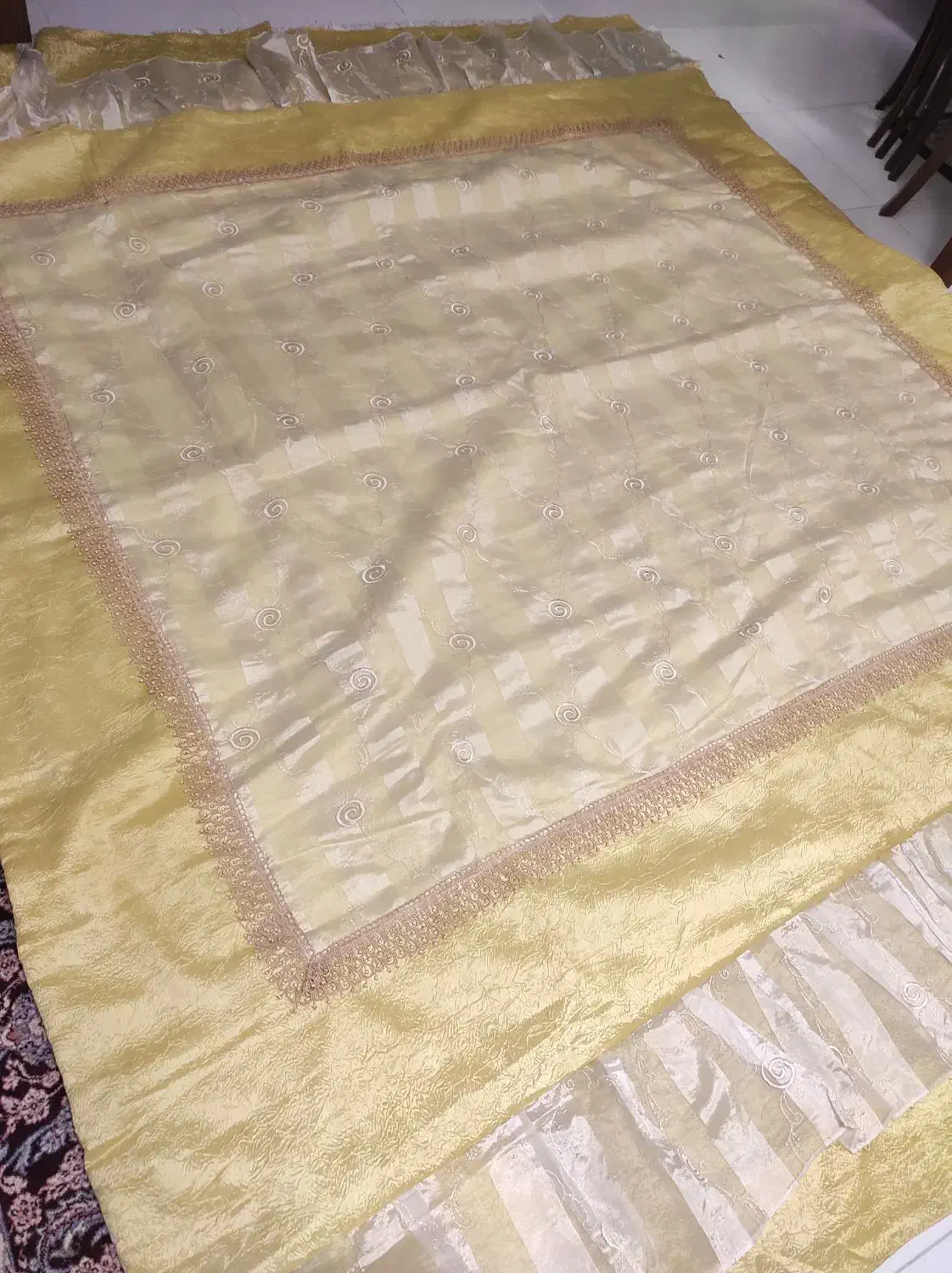 روتختی ۱۸۰ به همراه دو رو بالشتی و رو کوسنی|سرویس روتختی|کرمانشاه, |دیوار