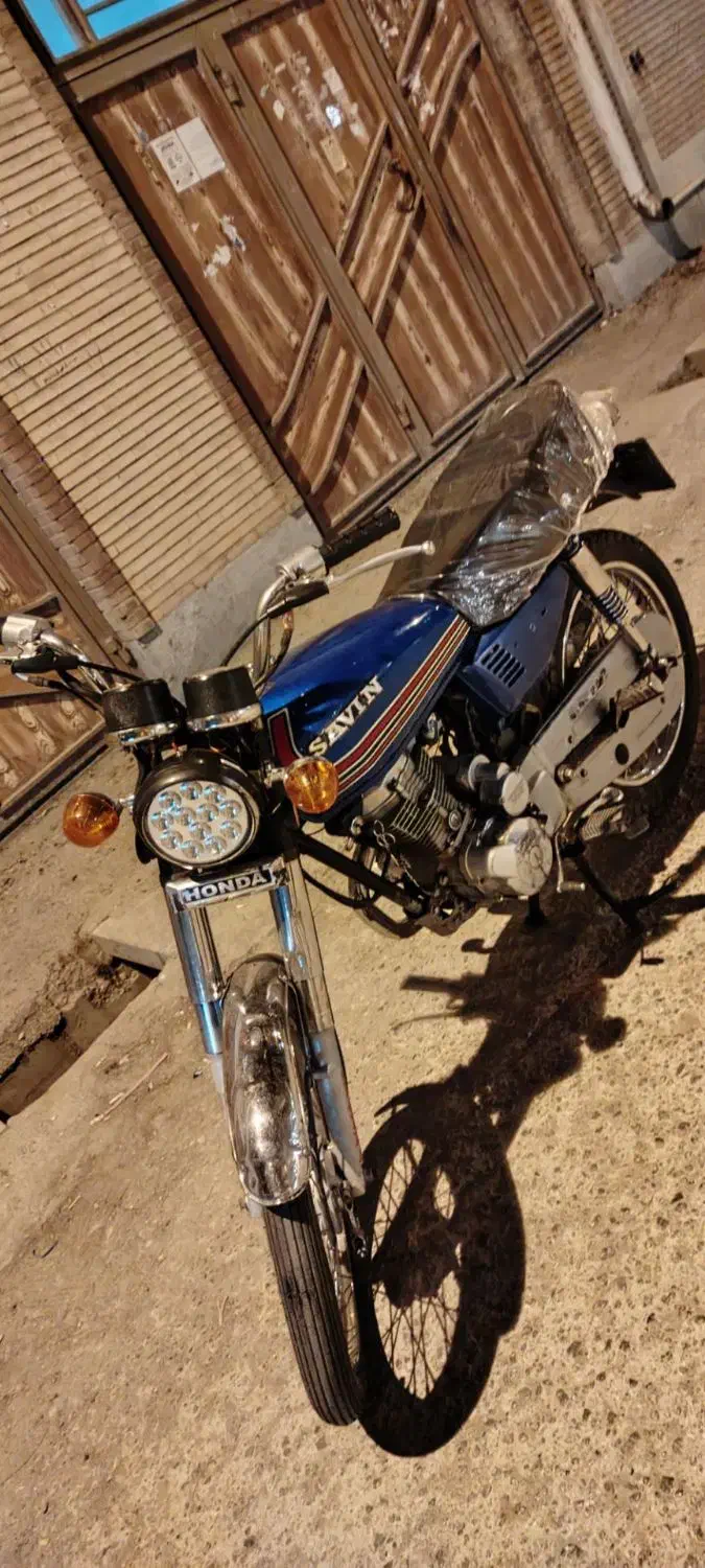 موتور هندا 125گرد کاملا سالم|موتورسیکلت|خرم‌آباد, |دیوار